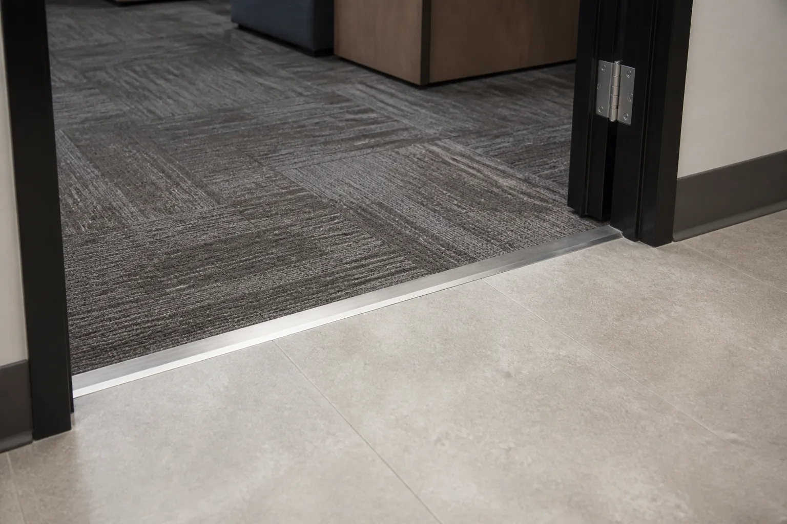Com Floor Transition